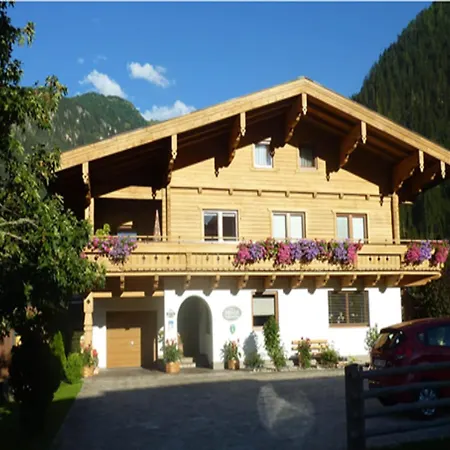 In A Quiet Location With Beautiful View Apartmán Neukirchen am Großvenediger
